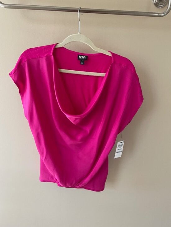 I.N.C. Tops - Women's I.N.C. lignt weight top in color Fuscia, size Small